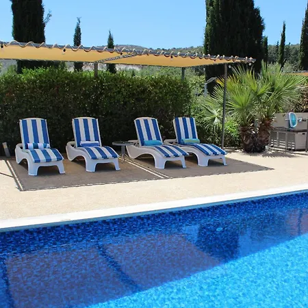 St.george's Country Retreat *