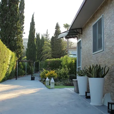 St.george's Country Retreat *