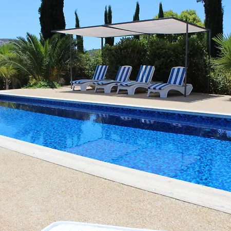 St.george's Country Retreat *