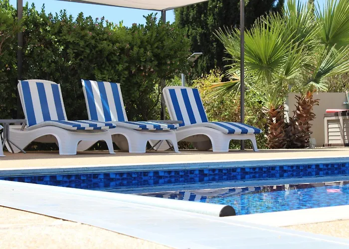 St.george's Country Retreat *