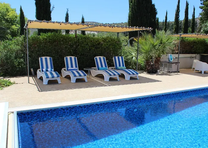 St.george's Country Retreat *