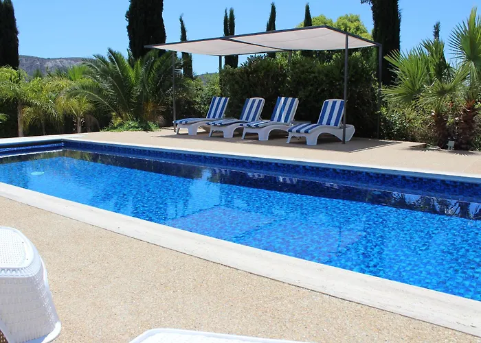 St.george's Country Retreat *